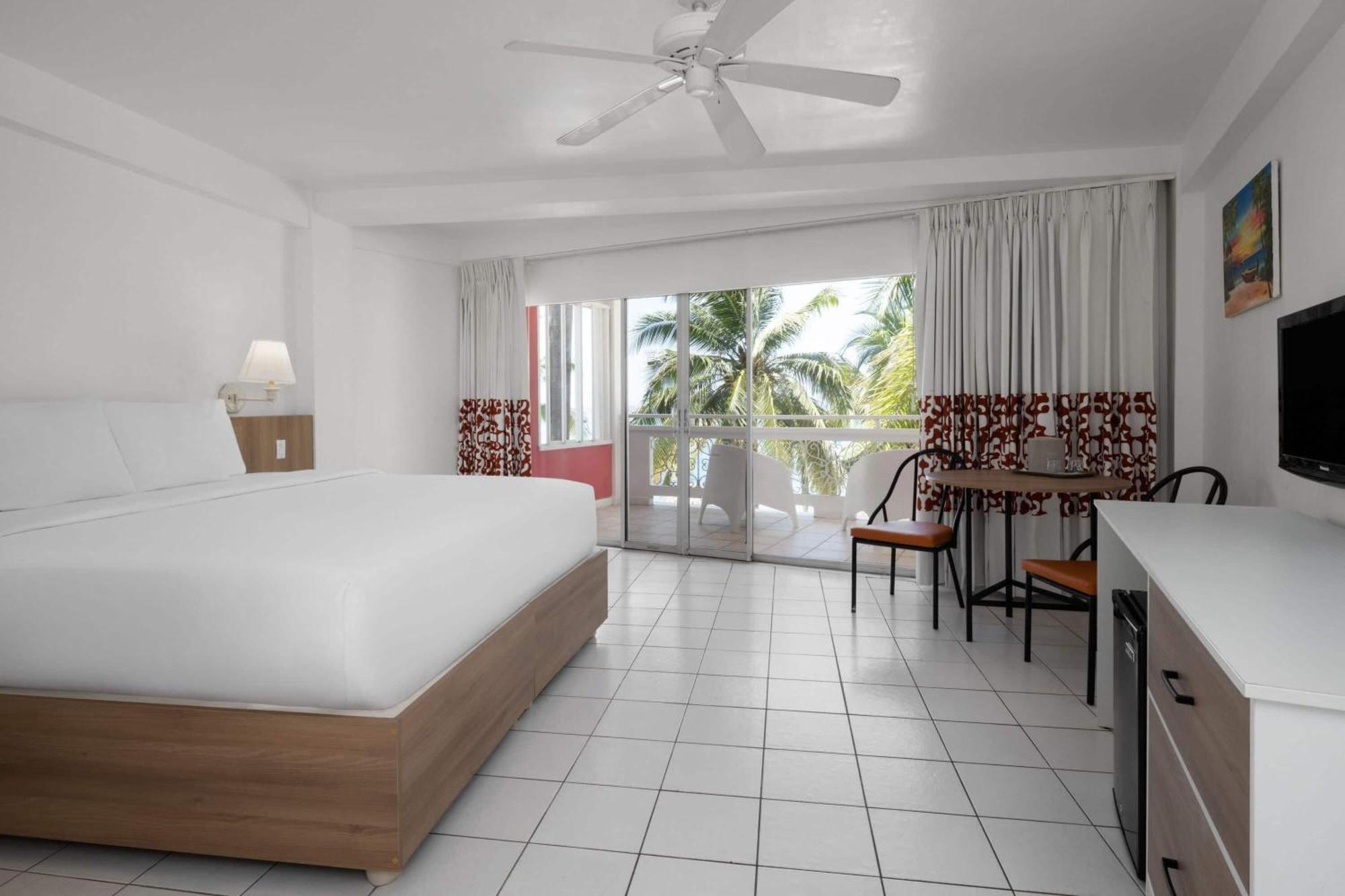 รอยัล เดคาเมรอน มอนเตโก บีช รีสอร์ต - ออลอินคลูซีฟ Hotel มอนเทโกเบย์ ภายนอก รูปภาพ